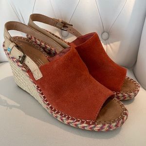 Tom’s Monica Wedge